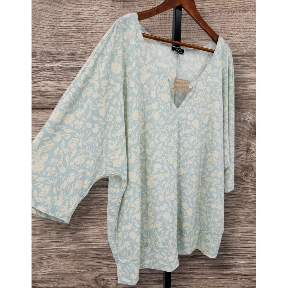 AUW Soft Blue & Ivory Floral Dolman‎ 3/4 Sleeve V-Neck Tunic Top Women's 3X NEW